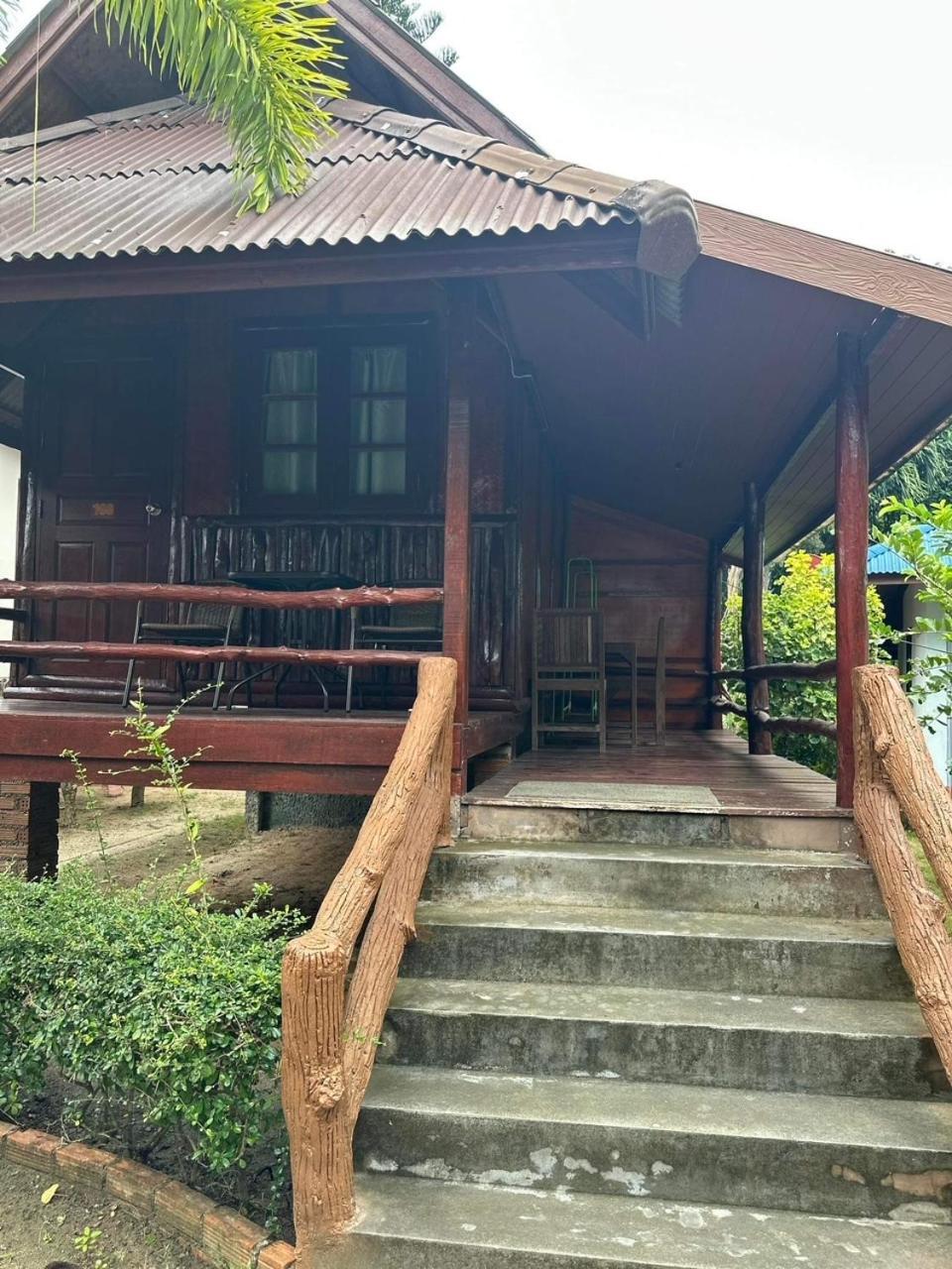 Buddha Raksa Thong Nai Pan Yai Extérieur photo
