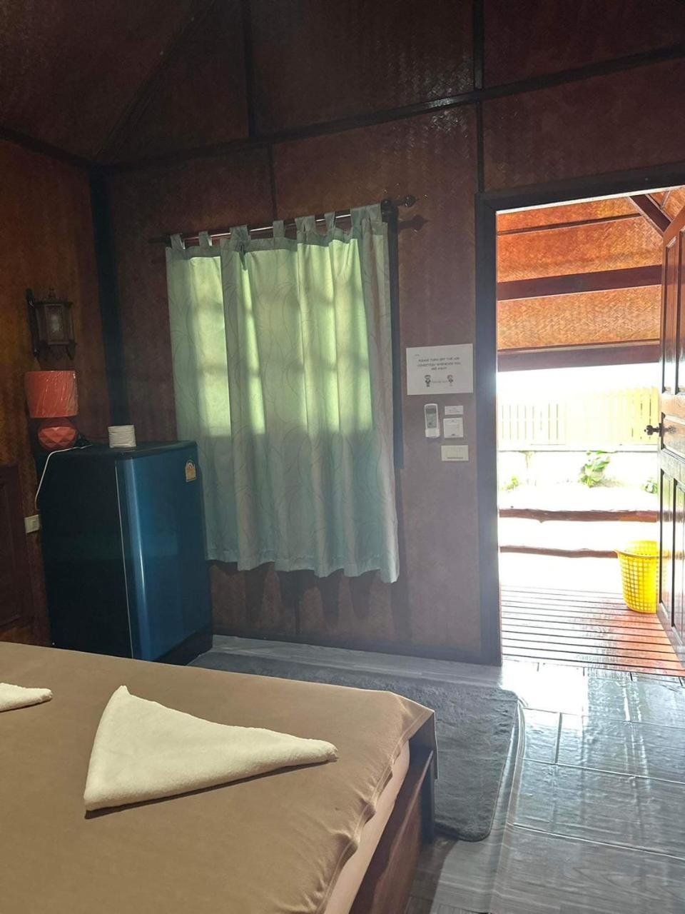 Buddha Raksa Thong Nai Pan Yai Extérieur photo