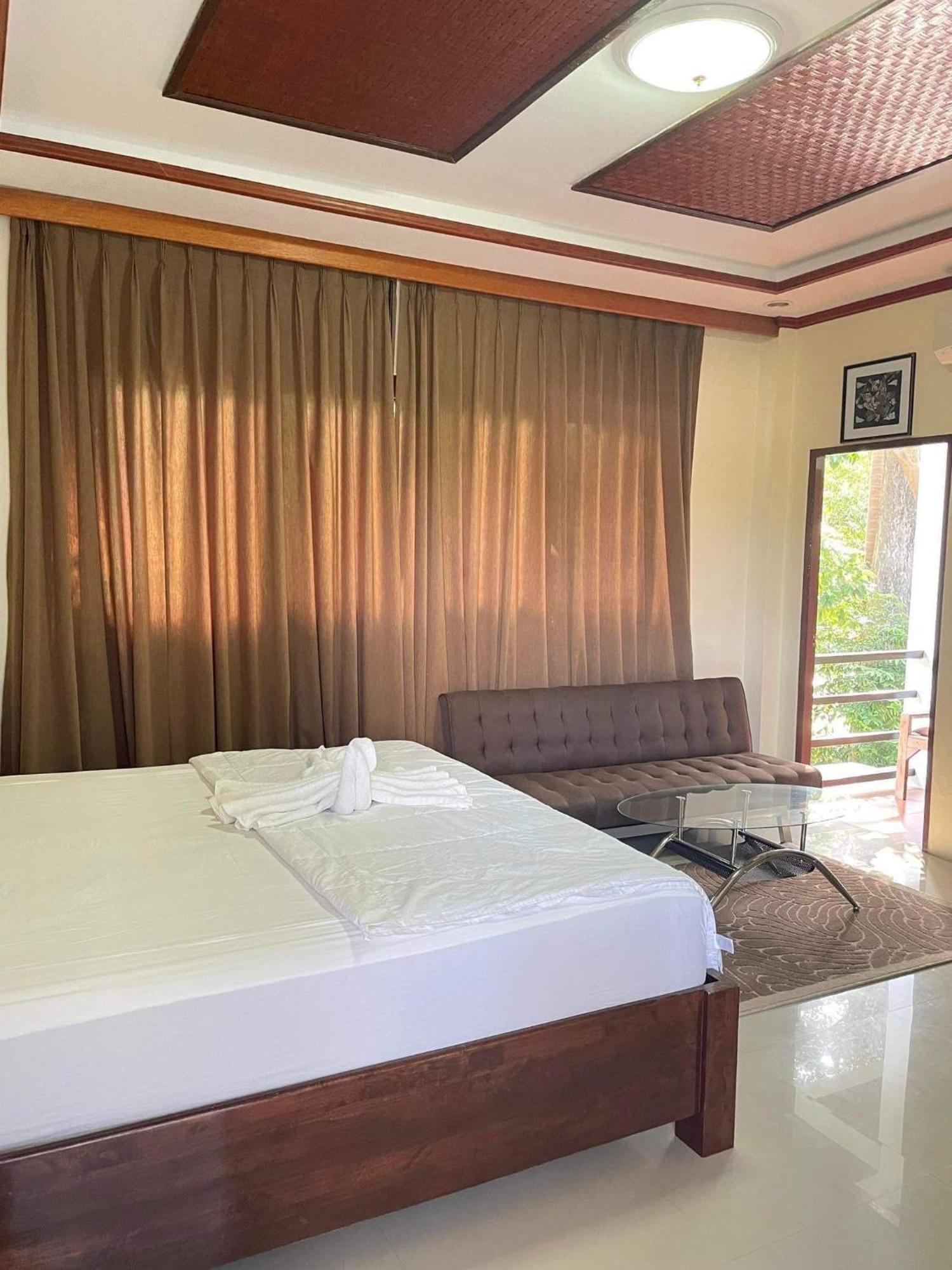 Buddha Raksa Thong Nai Pan Yai Extérieur photo